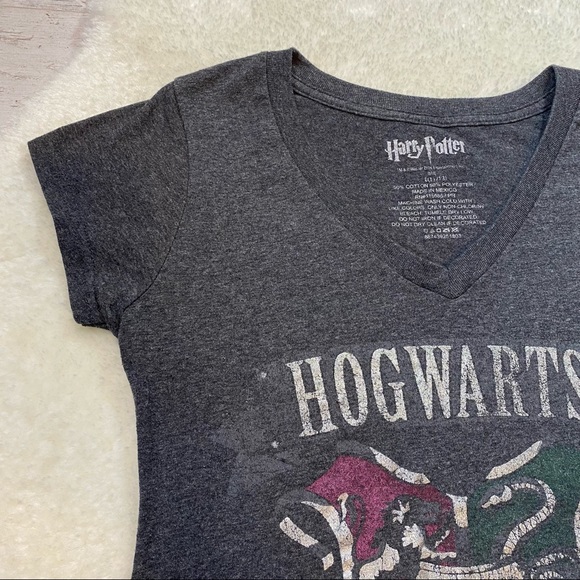 Harry Potter Hogwarts Shield V Neck T Shirt - Picture 3 of 9